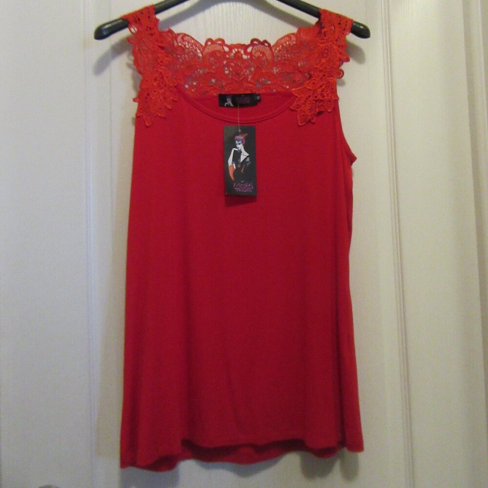 Ladies New with tags  Tank Top Red As Is